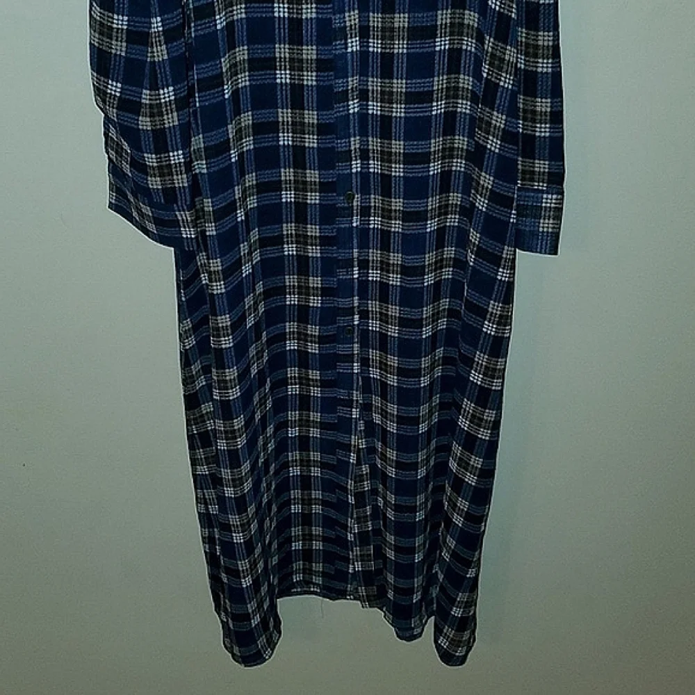 Plaid Off Shoulder Duster - Picture 5 of 6